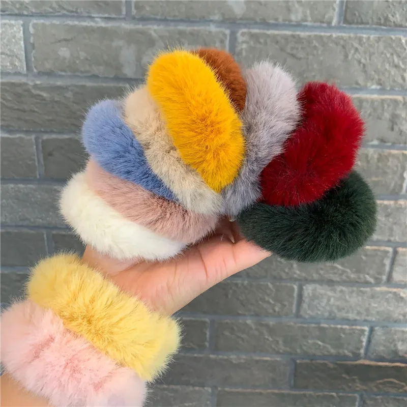 Net red ins autumn and winter plush pig large intestine hair ring fat intestine ring cute white hairy head rope furry rubberband