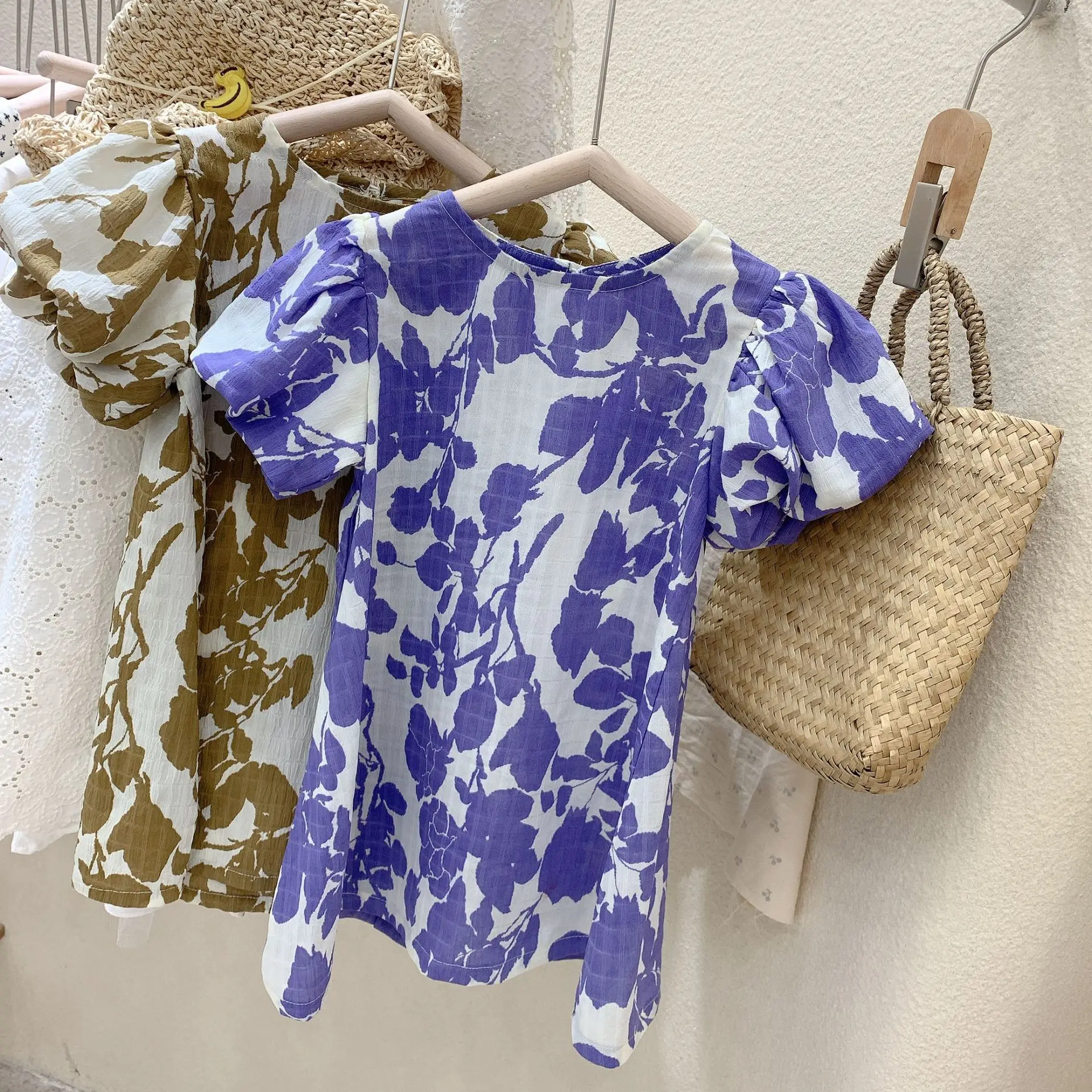 

Повседневные модные летние платья в Корейском стиле до колена с короткими пышными рукавами и цветочным принтом для девочек; Платье-пуловер