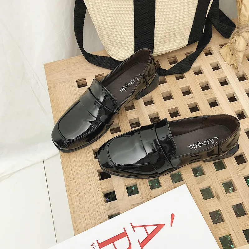 

2020 Spring Autumn Fashion Moccasins Flat Shoes Solid Wind Retro Wild Soft Leather Shoe Female Slip-On Tenis Feminino W35-06