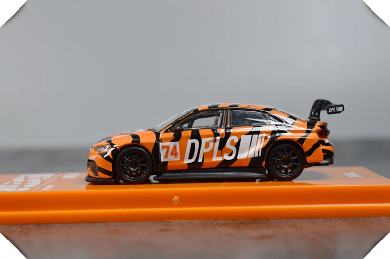 Литье под давлением Alloy1:64 масштаб модель автомобиля RS3 LMS тигровый узор Белый