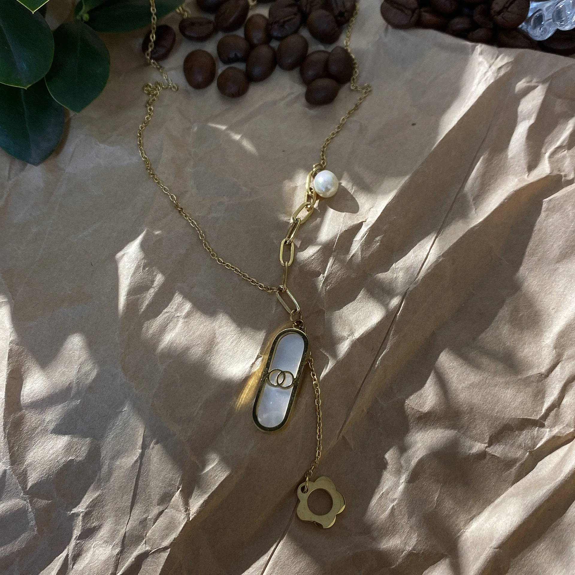 

Korean temperament titanium steel shell pendant necklace for women