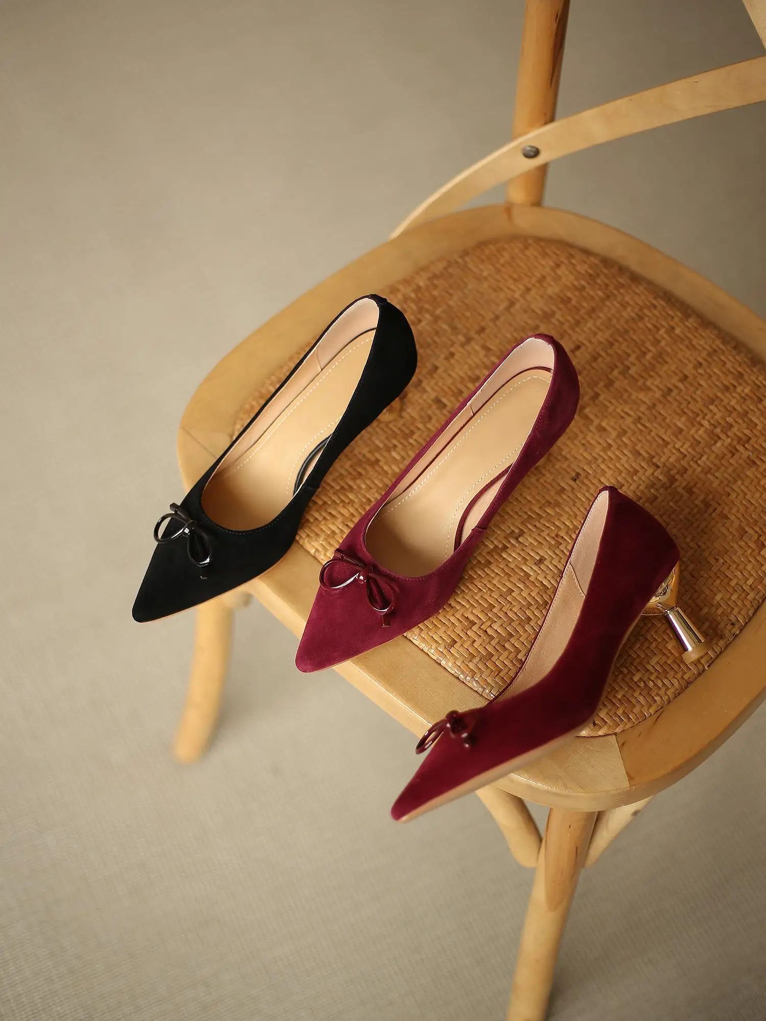 

Krazing Pot french vintage sheep suede butterfly-knot shallow pointed toe high strange heel slip on convenient women pumps L50