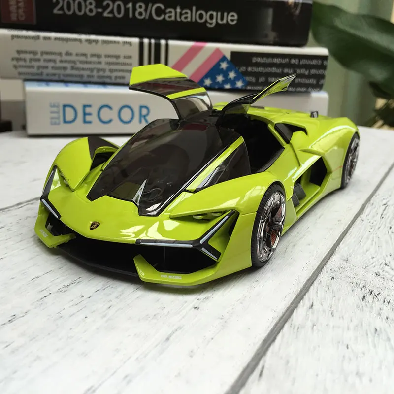Модель автомобиля из сплава Ламборгини третьего тысячелетия Bburago 1:24