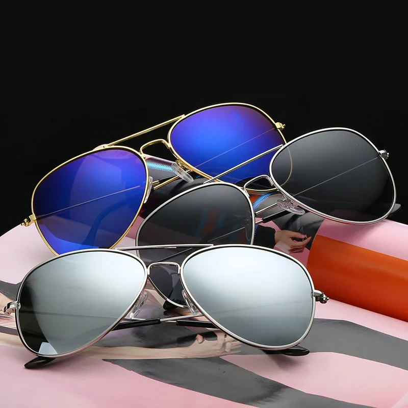 

Classic Fashion Sunglasses Men/Women Colorful Reflective Coating Lens Eyewear Accessories Sun Glasses Oculos Feminino 3026