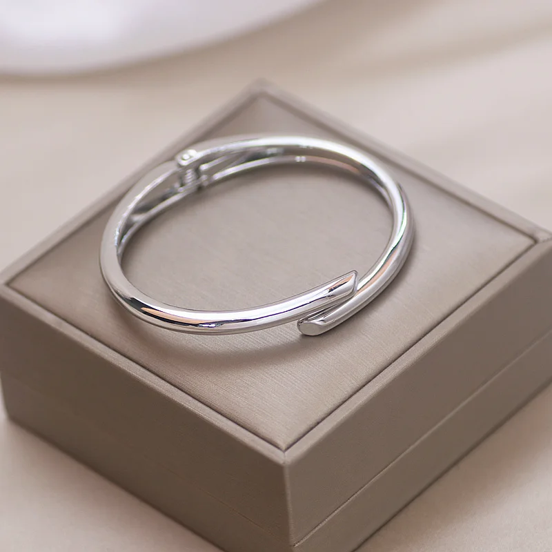 

Trendy Simple Jewelry Geometry Round Metal Open Bangles & Bracelets Punk Gold Color Wristband Cuff Bracelet For Women Girls Gift