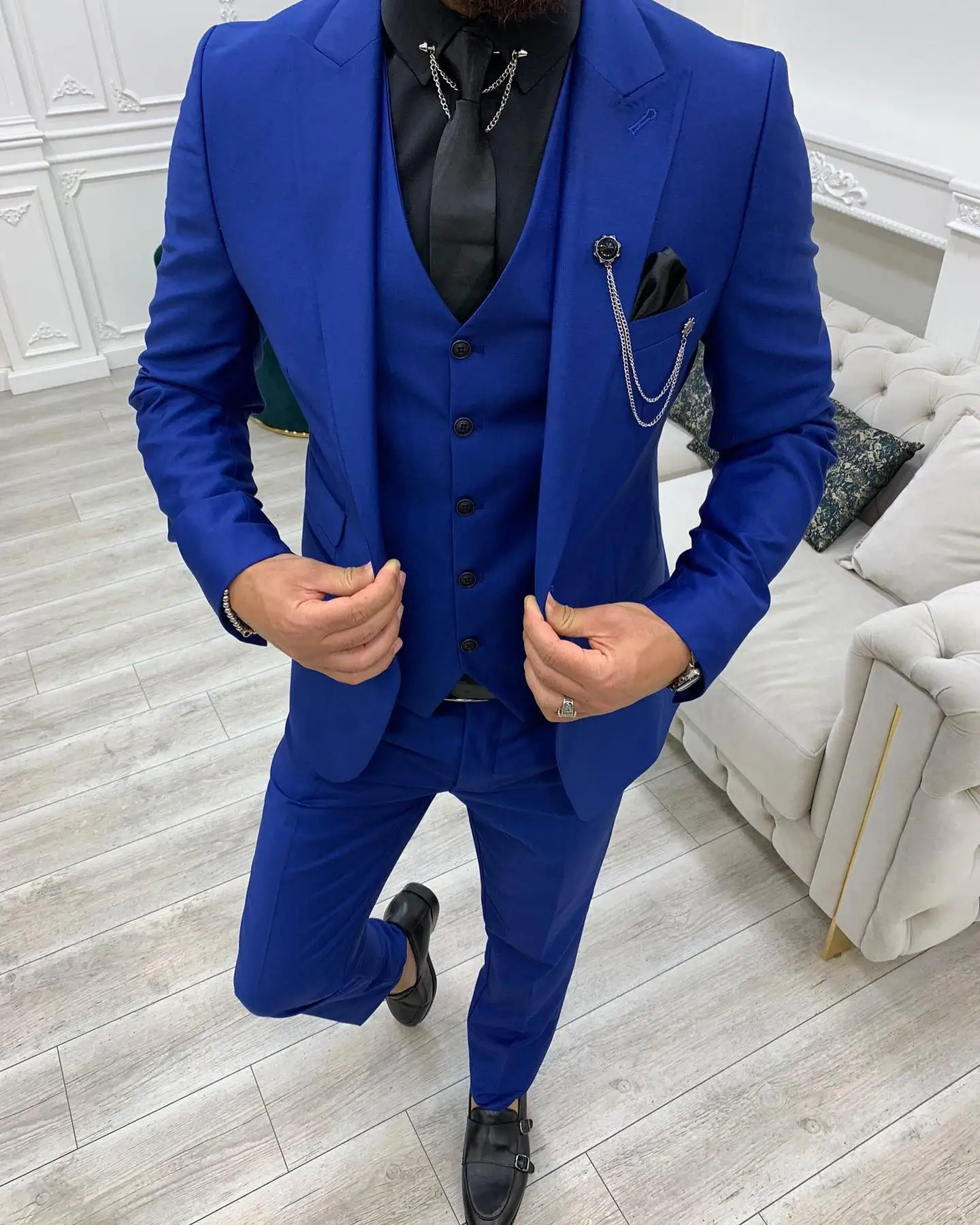 

Новый дизайн 2022, облегающий мужской костюм, смокинг для жениха с лацканами Blue Peak, 3 шт. (Блейзер + брюки + жилет), индивидуальный пошив, Свадебны...