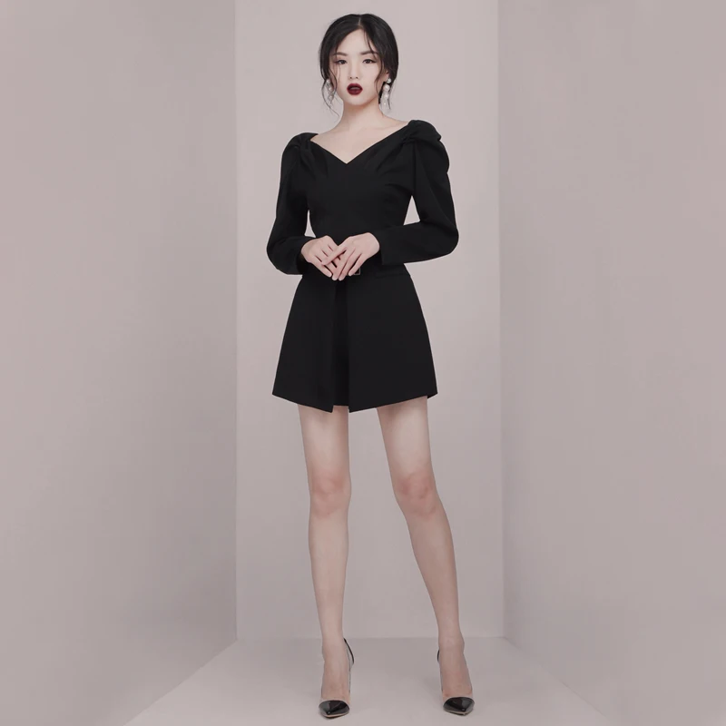 Женский офисный костюм двойка Max Spri черный с топом V образным вырезом рюшами