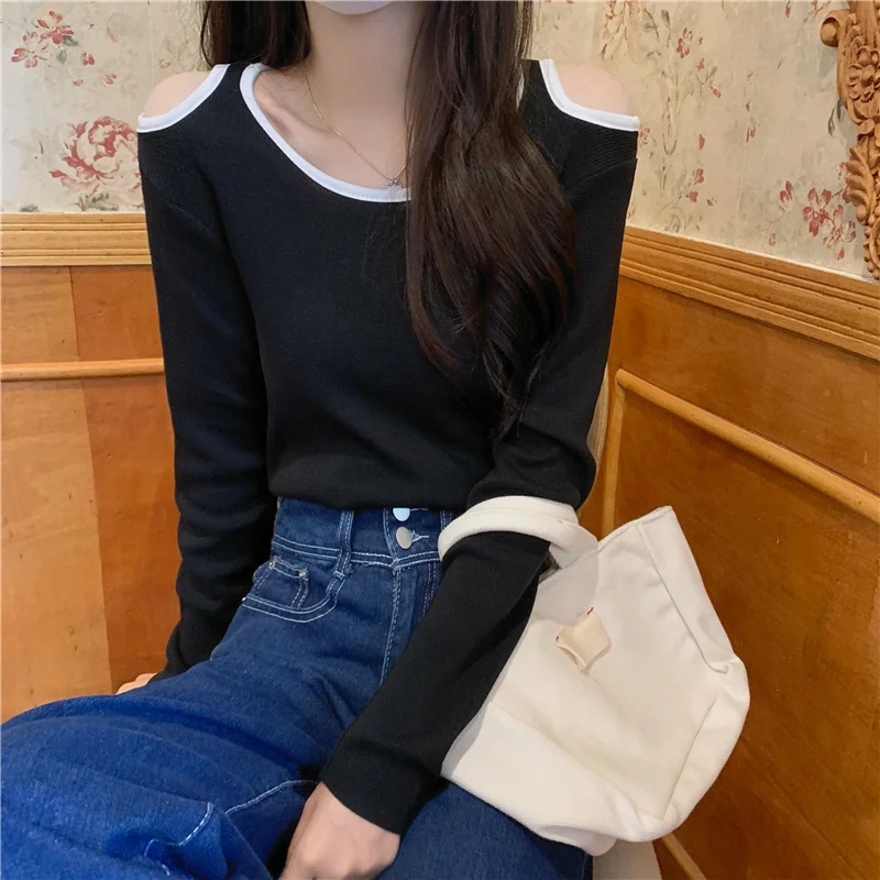 Свитер с круглым вырезом открытыми плечами и длинным рукавом | Женская одежда