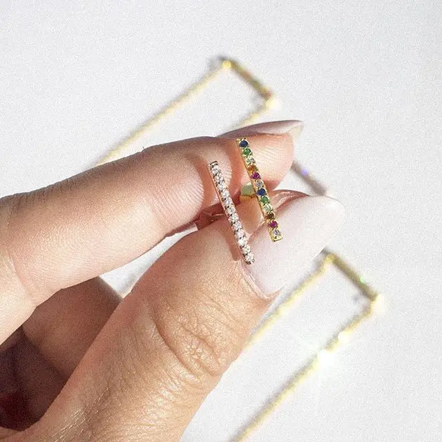 Женские серьги гвоздики из серебра 925 пробы с разноцветными радужными