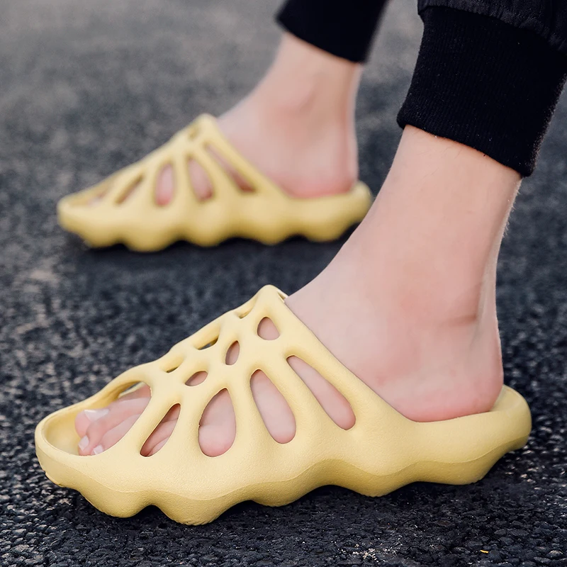 

Summer New Men Slippers Fashion Outdoor Casual Slippers 2020 Trend Men Shoes Comfortable Light Beach Shoes Zapatillas Hombre