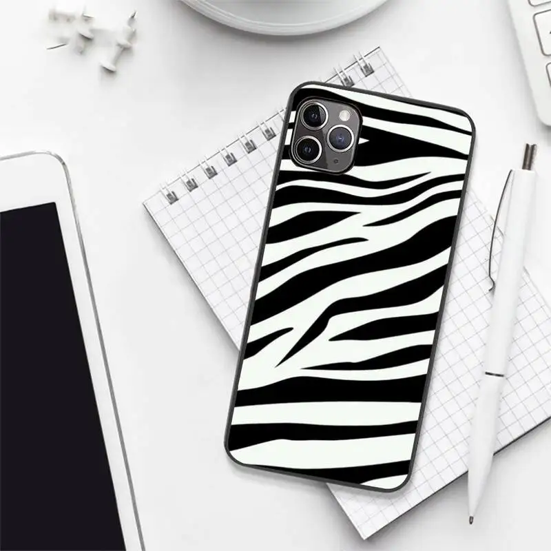 

Zebra Striped Black White Anima Phone Case for iPhone 7 8 11 12 Pro X XS XR Samsung A S 6 7 9plus 10plus 21s 71 mobile bags