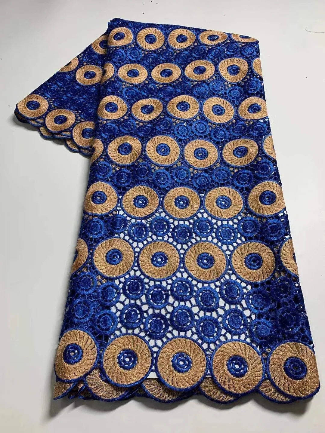 

Африканский шнур вуаль кружевная ткань высокого качества 2021 гипюр водорастворимое кружево многоцветная нигерийская кружевная ткань для с...