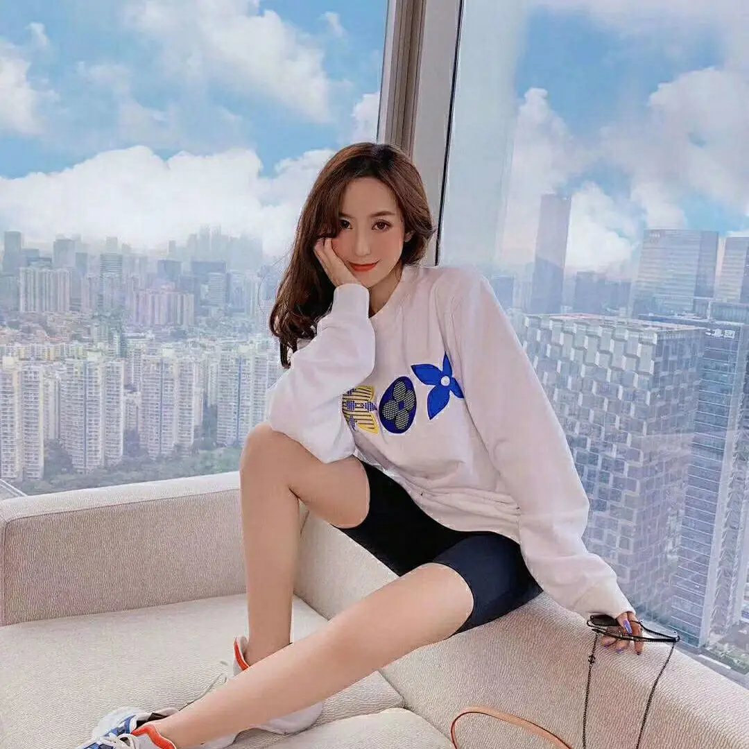 

Women's Spring and Autumn Classic Embroidered White High Quality Loose Men's and Women's Wear