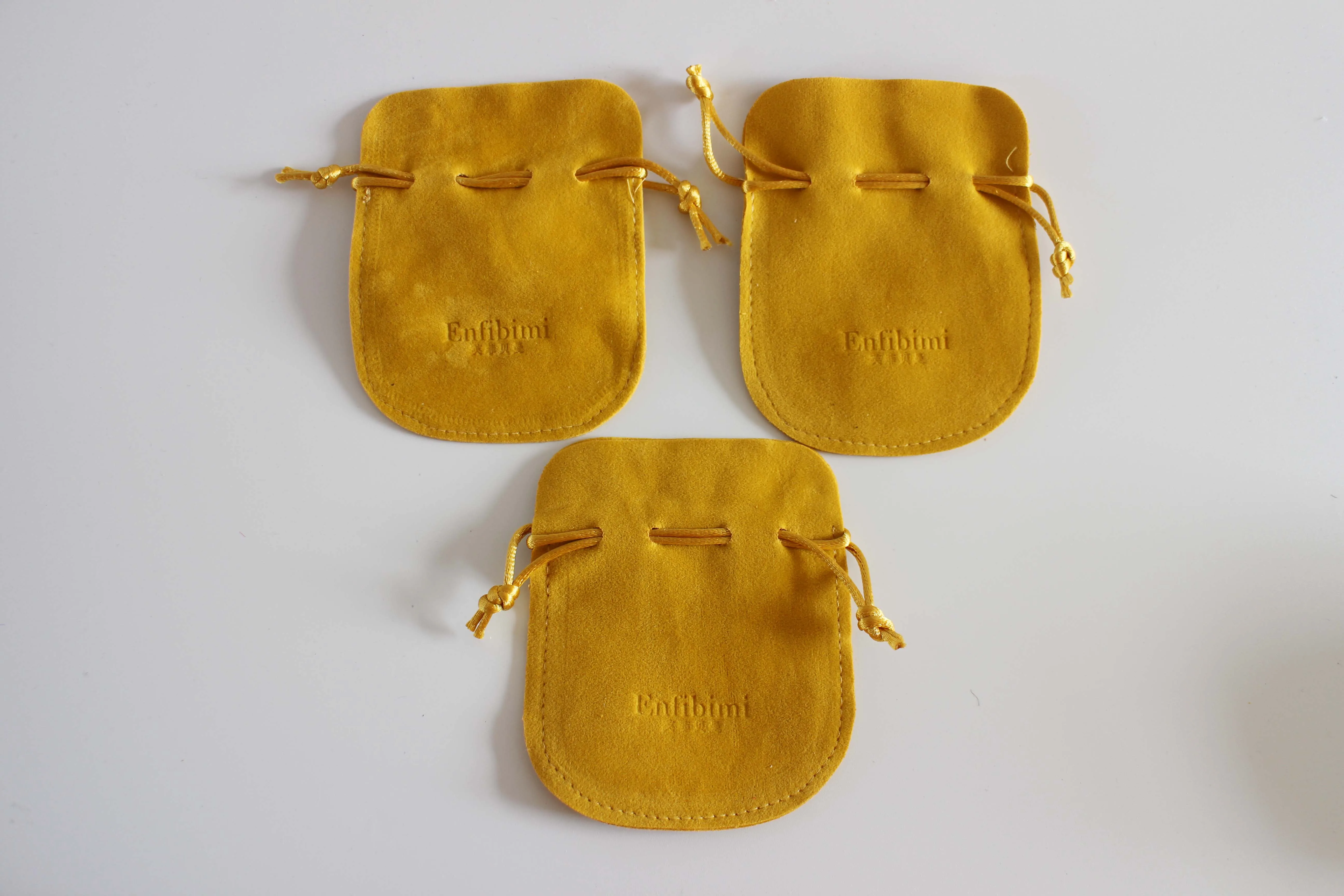 

Custom Velvet Bag Advanced Hot Embossing Technology High Quality Jewelry Packaging Bag