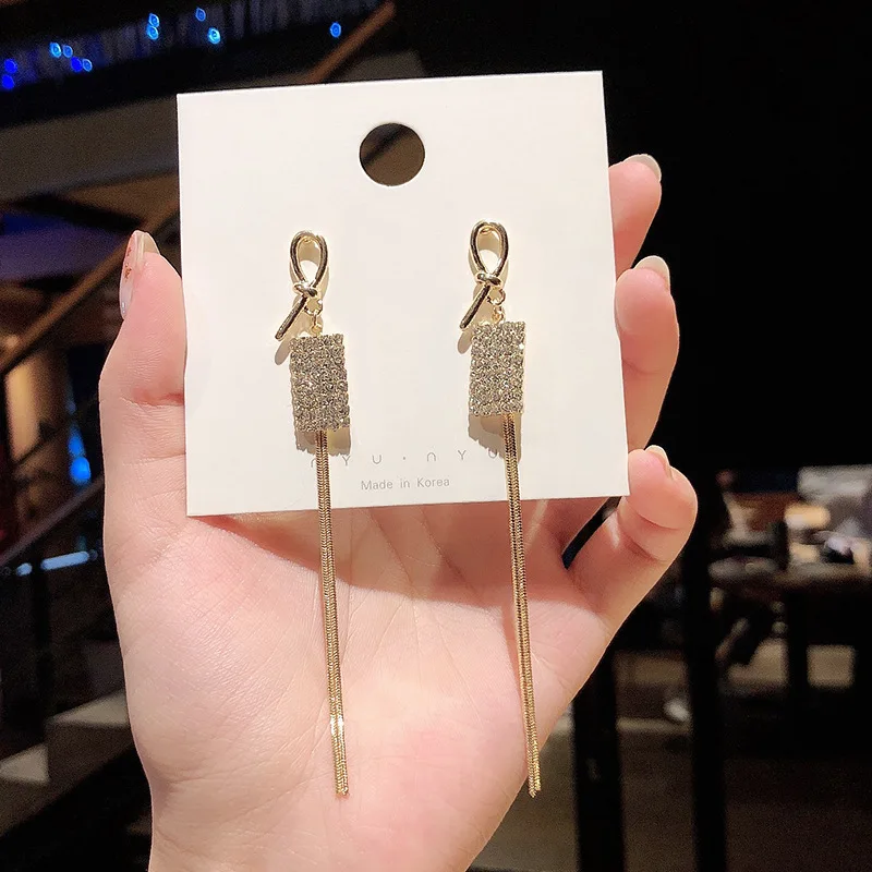 

New Arrival 2021 Fashion Long Tassel Drop Earrings Korean Joker Elegant Exquisite Crystal Women's Earrings Rhinestone Pendant