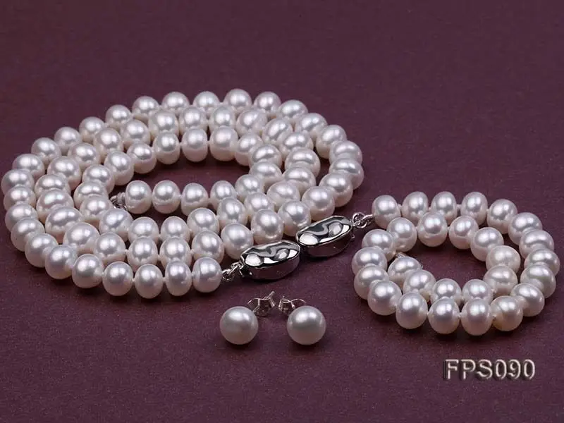 

Beautiful Women 7-8mm AA White Freshwater Pearl Necklace Bracelet Earrings Set