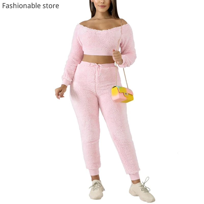 

Женский зимний плотный костюм для отдыха из двух предметов, розовый топ с воротником-лодочкой и длинными рукавами и брюки с высокой талией н...