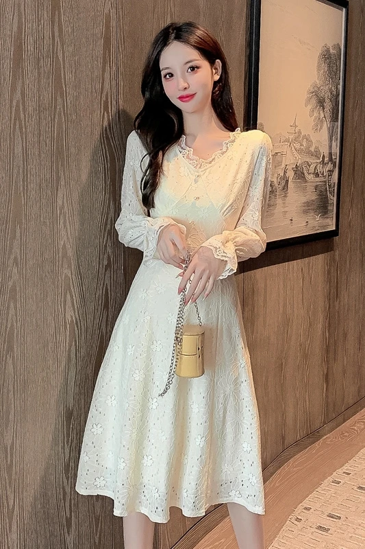 

COIGARSAM Patchwork Women one-piece dress korean New Summer Spring Full Sleeve Lace V-Neck Dresses Apricot 9530