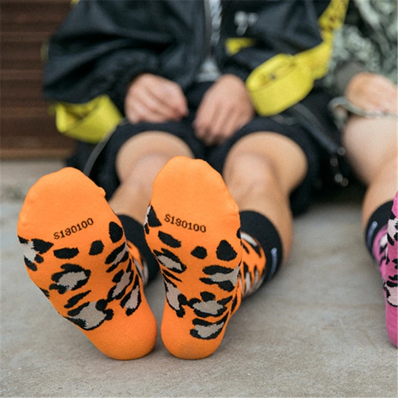С леопардовым принтом носки для женщин и мужчин осенне-зимняя уличная мода Обувь
