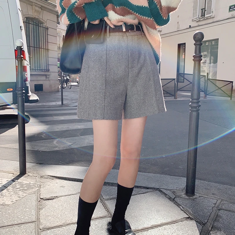 

Mishow 2021 Autumn Winter Woolen Wide Leg Shorts Women Causal High Waist Zipper Solid Short Pants Mx19c2489