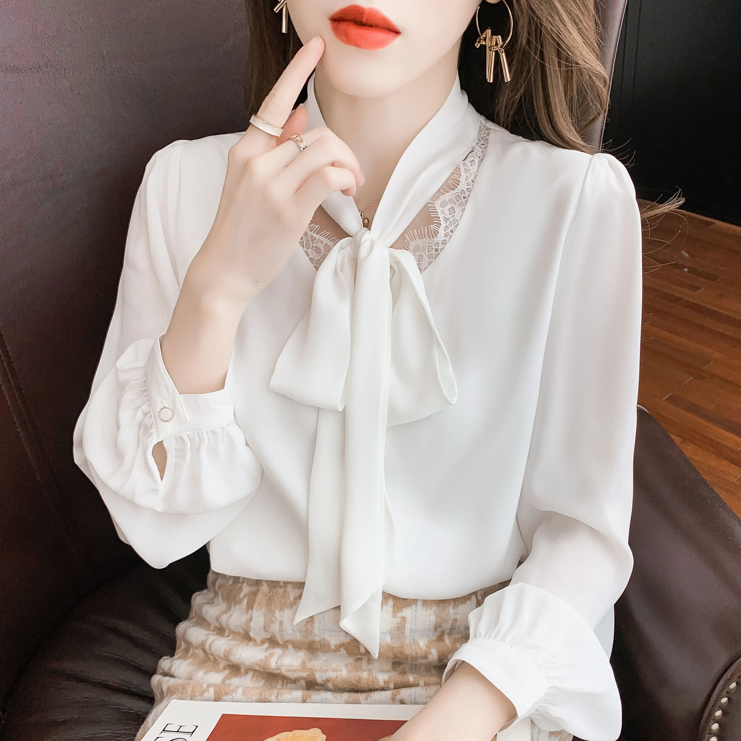 

Chiffon Women's Blouse V-neck Girl's Shirt Summer Fashion Loose Casual Plus Size Long Sleeve Button Top Lady Blusas Houthion