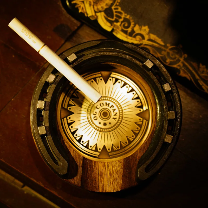 

Solid Wood Ins Wind Retro Horseshoe Decoration Cigar Ashtray Creative Home Living Room Office Gifts Elegant and Luxurious