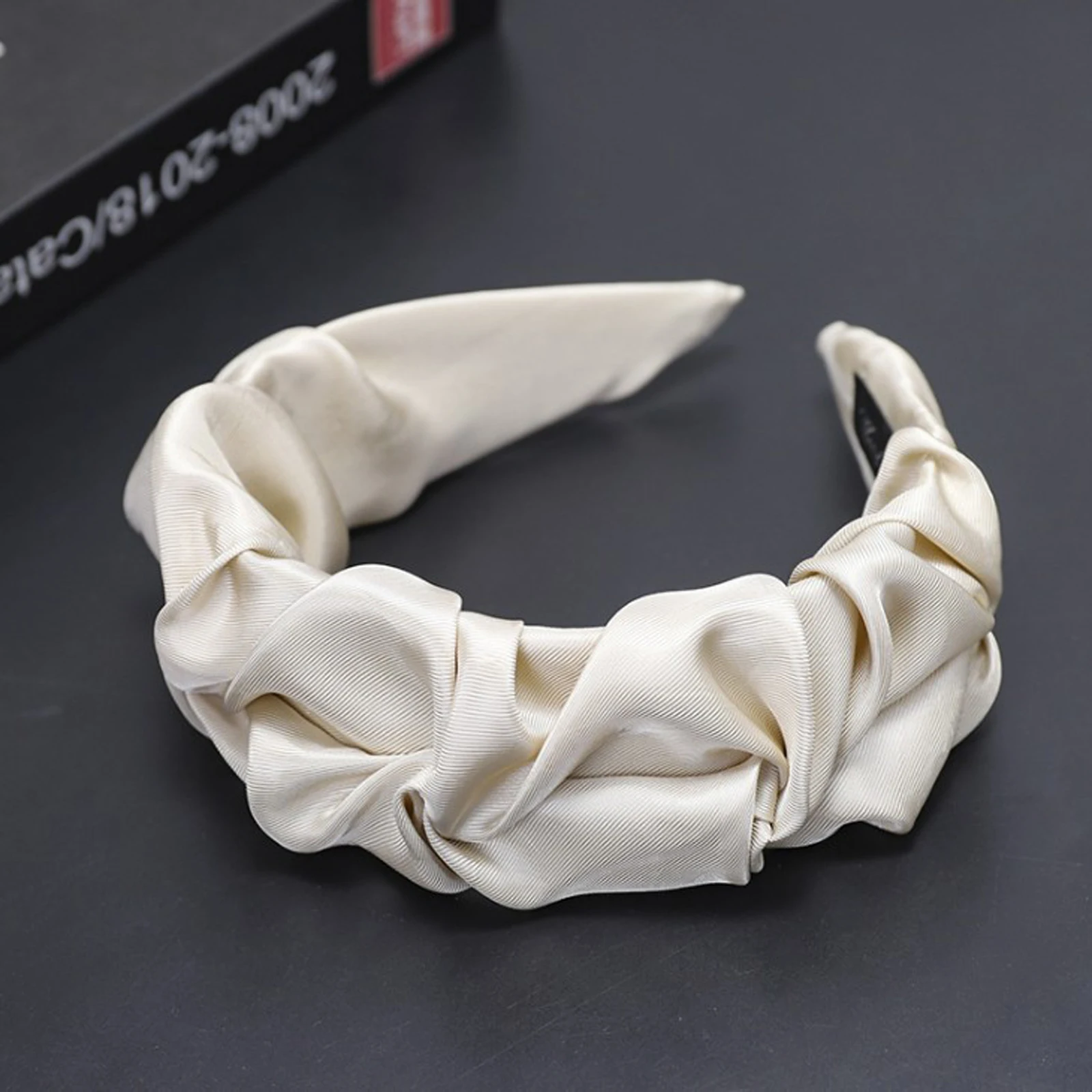 Повязка на голову женская с цветами широкая ручной работы |