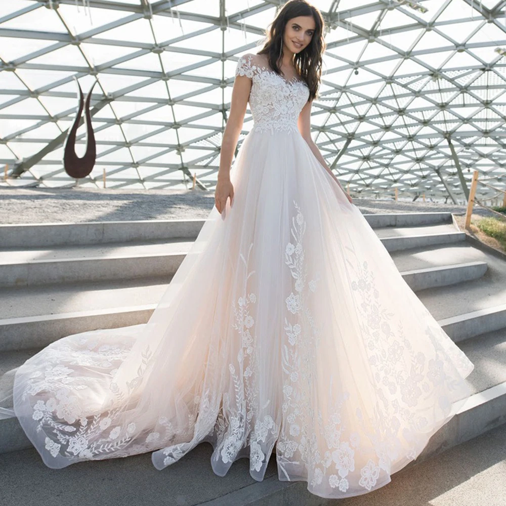 

2021 New A-Line Lace Applique Wedding Dress O-Neck Tulle Beading Lovely Long Fashion Tail Button