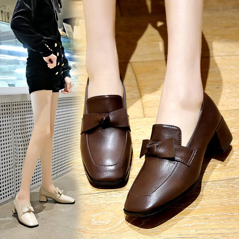 Туфли женские на толстом каблуке однотонные сандалии в британском стиле кожаные