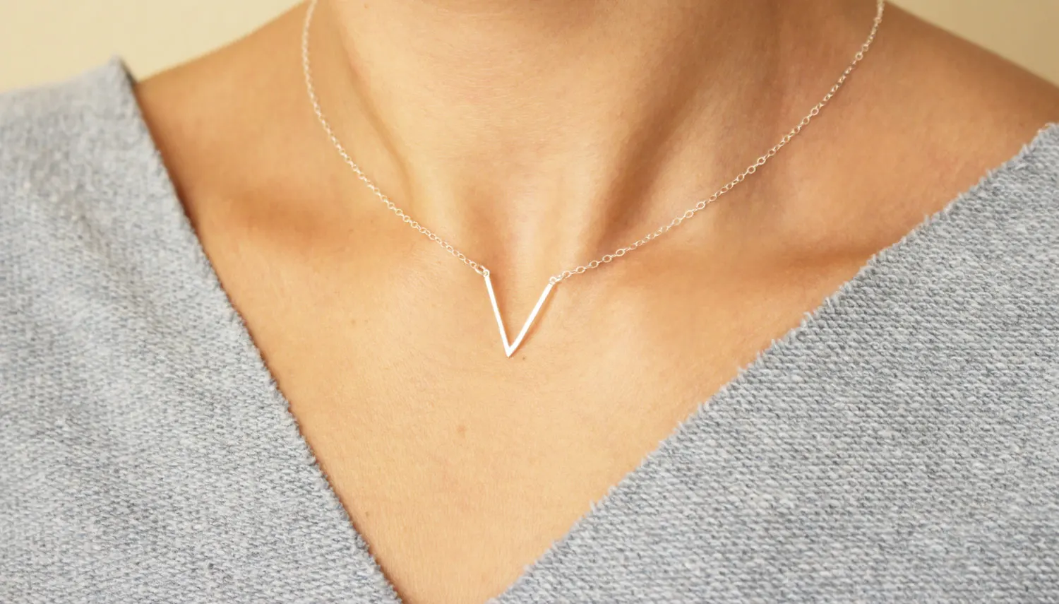 Abayabay Initial V Necklaces Jewelry Lovers Choker Personalized Girl Silver Color TRENDY Alloy Necklace Chain Women Kpop Collier