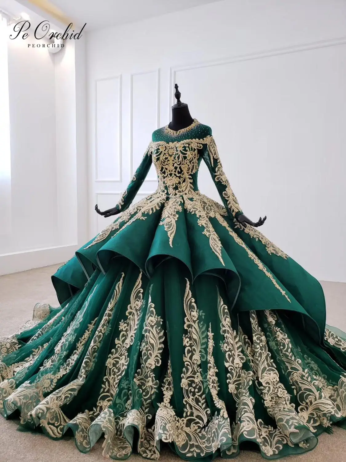 PEORCHID Green Muslim Evening Dresses Gold Lace Applique Women o-neck Long Sleeves Formal Gown 2020 Robe Dubai Soiree
