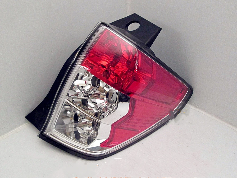 

1pcs Rear Brake Light Tail Lamp Taillight Taillamp For Mitsubishi Outlander XL 2007-2011 2012