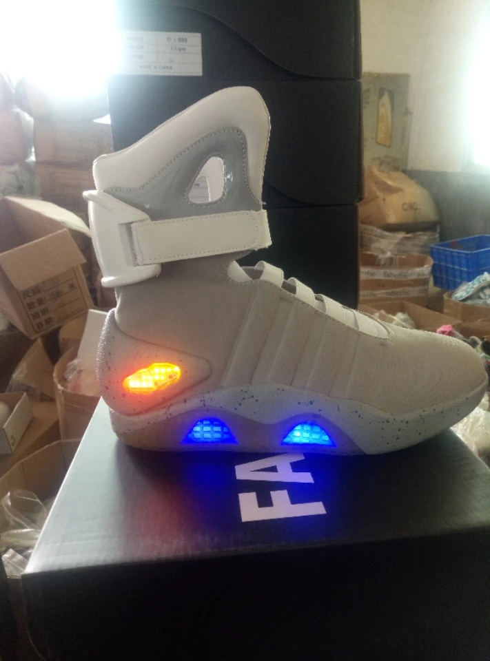 Новинка года; ботинки будущего Маскарадного костюма Marty McFly; кроссовки; Светодиодный светильник; светящаяся обувь для костюмированной вечеринки; подзаряжаемые подарки на день рождения