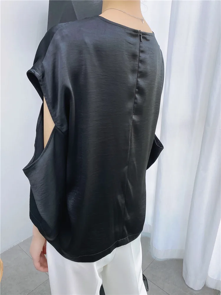 

2021 Summer New Female Satin Black Pullover Top Tee Women's Fashion Loose Slimming Fashionable Round Neck Off-Shoulder T-shirt