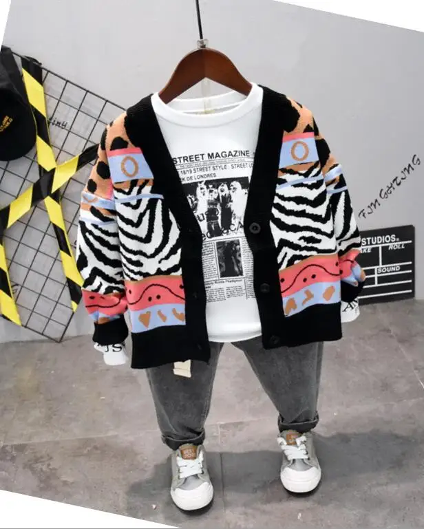 

Трикотажный кардиган + футболка + джинсы для мальчиков, на возраст 2-7 лет