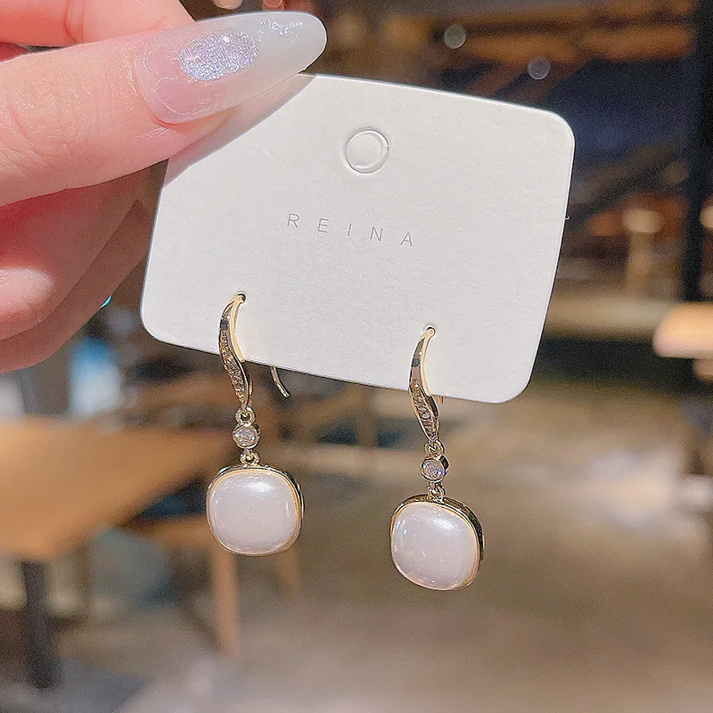 

Wholesale Baroque Pearl Pendant Women Girl Lady Zircon Geometric Studs Earrings Dropshipping Jewelry Fashion