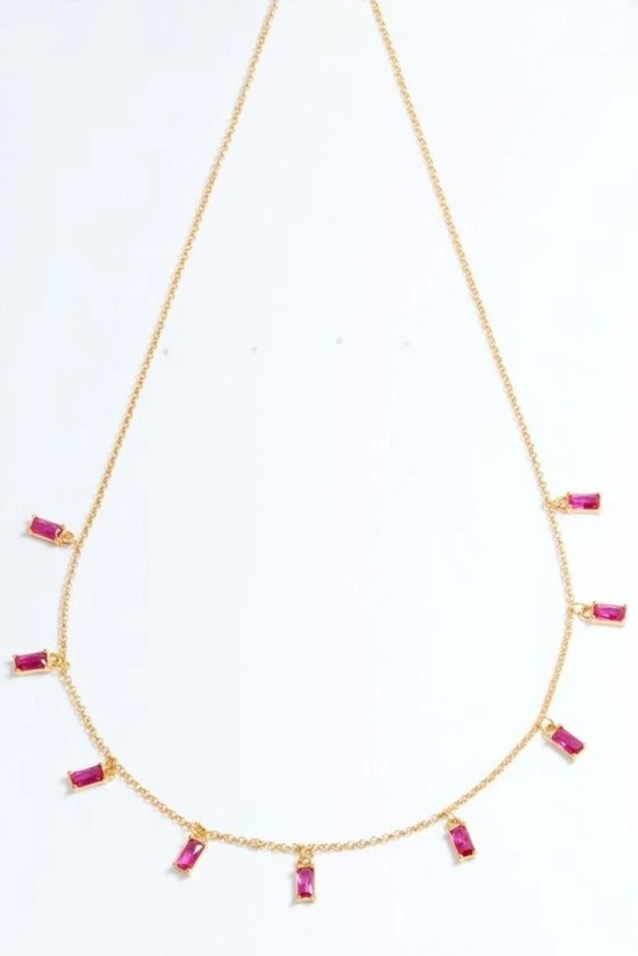 ?? 50pcsrubyエメラルドチョーカードロップブラブラステートメントネックレス宝石赤、緑石チャームペンダントネックレス女性