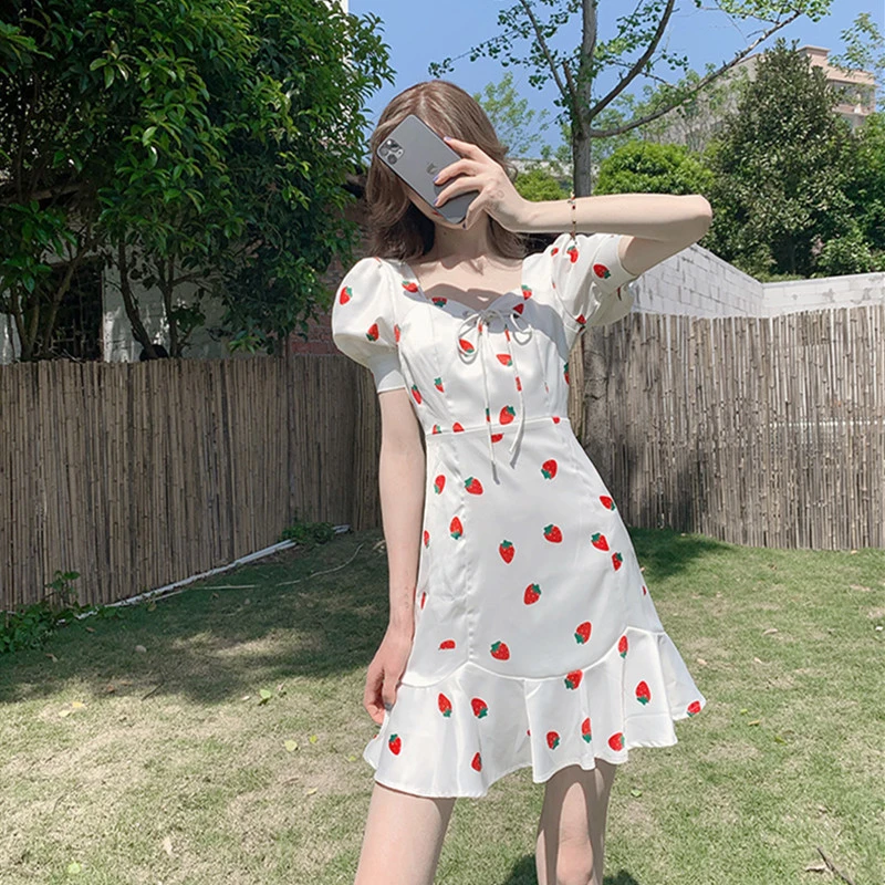 

Strawberry Print Dress Women Vintage Dress Flare Sleeve Bow Elegant Dress Floral Print Vestidos Female Sweet Strawberry Dress