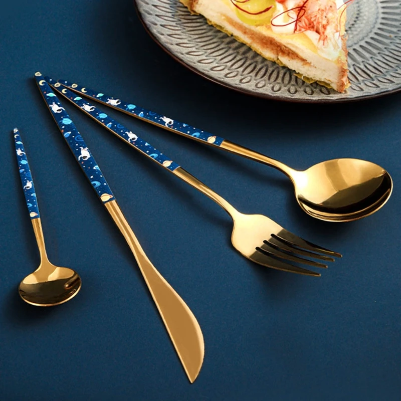 

Набор столовых приборов, креативный Настольный нож-астронавт, вилка, ложка, для рождества, нового года вечерние, гостиной, кухни, украшение д...
