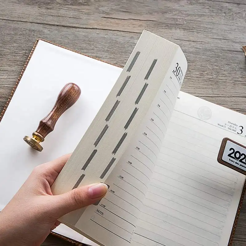 

2020 Leather Planer A5 Notebook Year Calendar Monthly Weekly Diary Notepad Business Office Stationery New Year Christmas Gifts