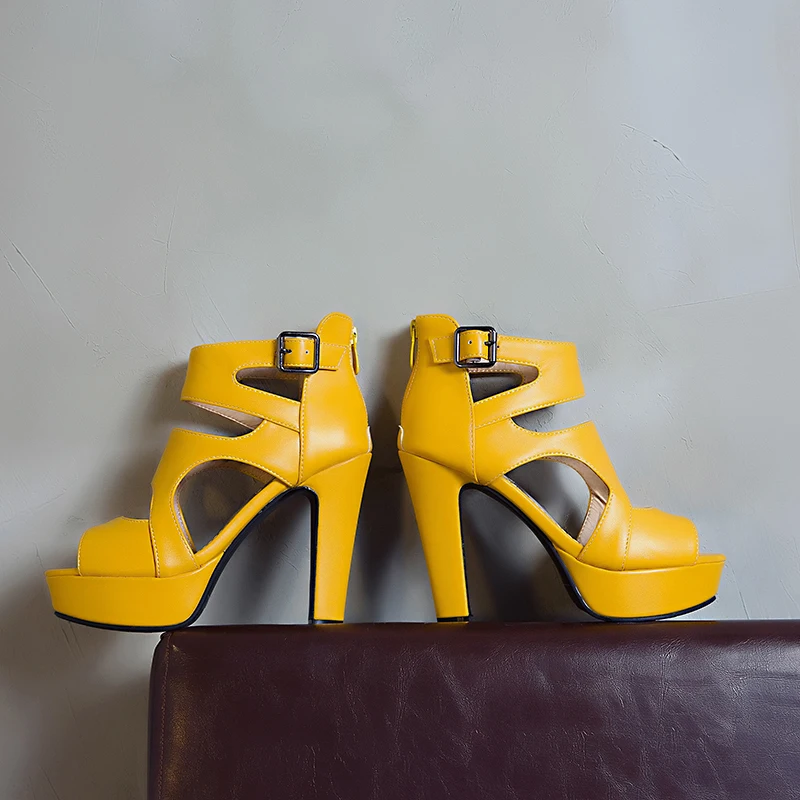 

Oversize 2021 Spring Summer New Roman Style Sandals Super High Square Heel Waterproof Platform Women's Metal Buckle Sandals