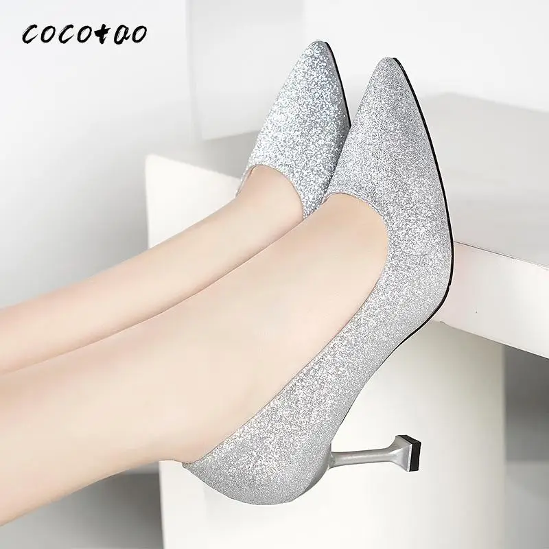 Весна-Осень 2020 новые женские туфли на высоком тонком каблуке серебристого цвета