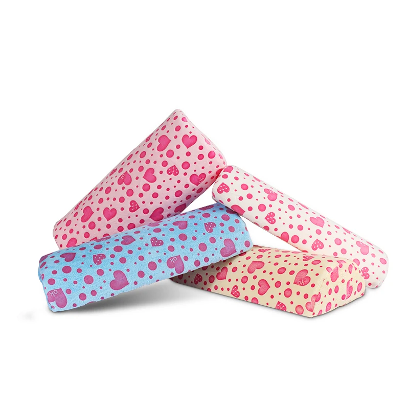 4 цвета на выбор в форме сердца половинная подушка для рук губчатая дизайна