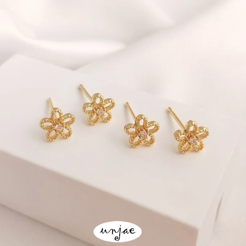 

S925 Silver Needle 14K Gold Preserving Color Inlaid Zircon Hollow Flower Earrings Six Petal Flower Delicate Ear Jewelry