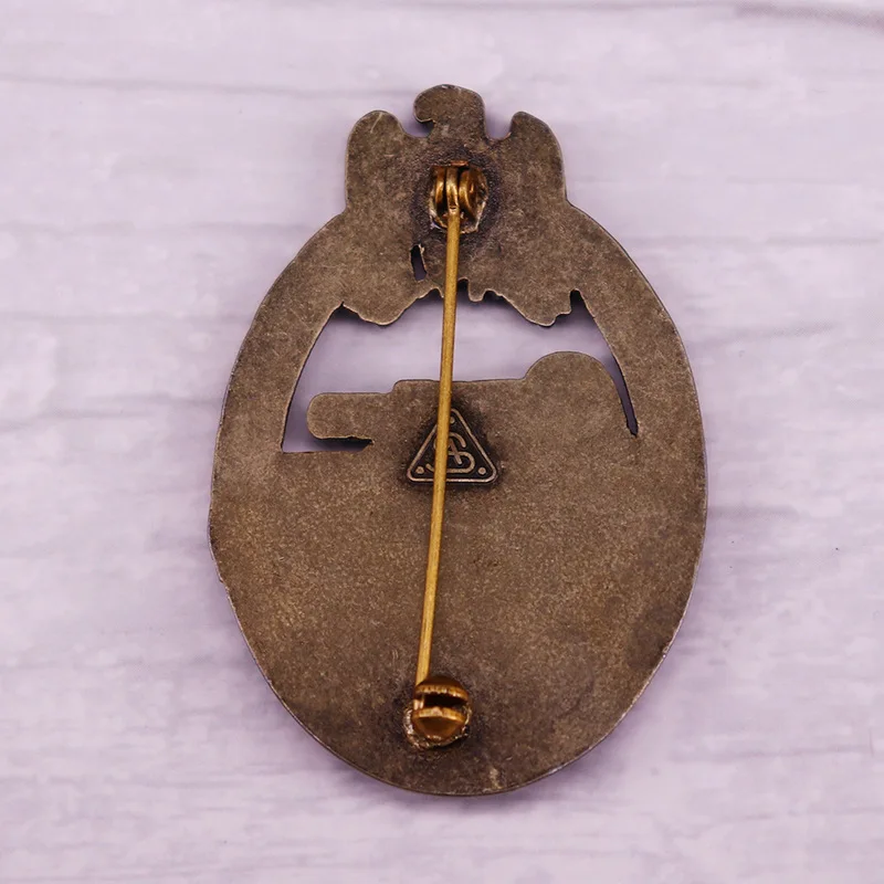 Распродажа немецкие броненые эмалированные булавки в виде танка WW2 военные броши