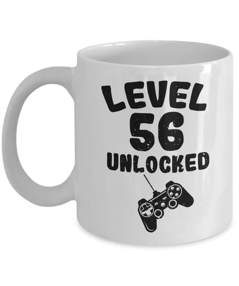 Подарок на 56-й день рождения для видеоигрока - белая керамическая чашка для кофе или чая с смешной идеей для мужчин и женщин в возрасте 56 лет.