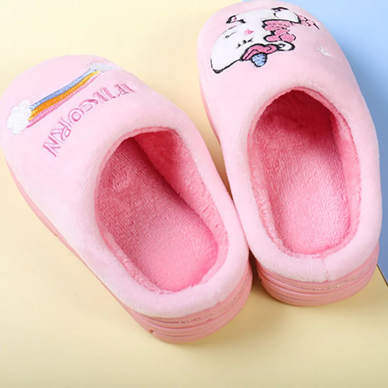 Детские меховые шлепанцы для мальчиков и девочек теплые пушистые тапочки дома