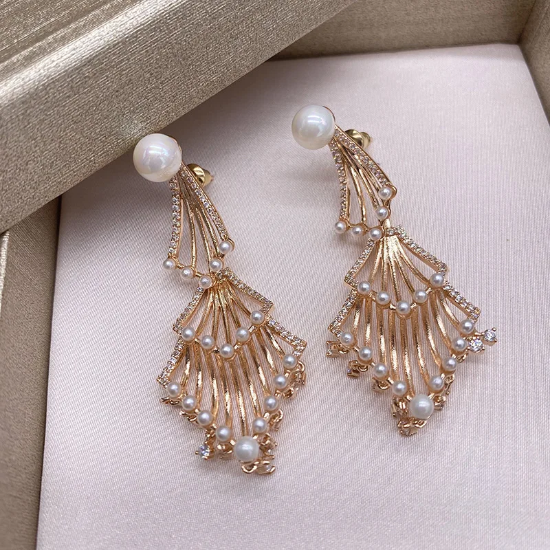 

Rice beads pearl umbrella skirt earrings women French micro-inlaid zircon fan earrings row of diamonds luxury super flash