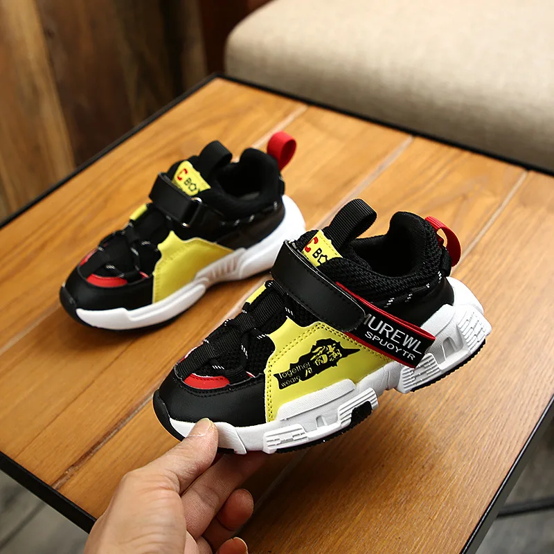 Весенние детские спортивные кроссовки черные массивные для маленьких девочек