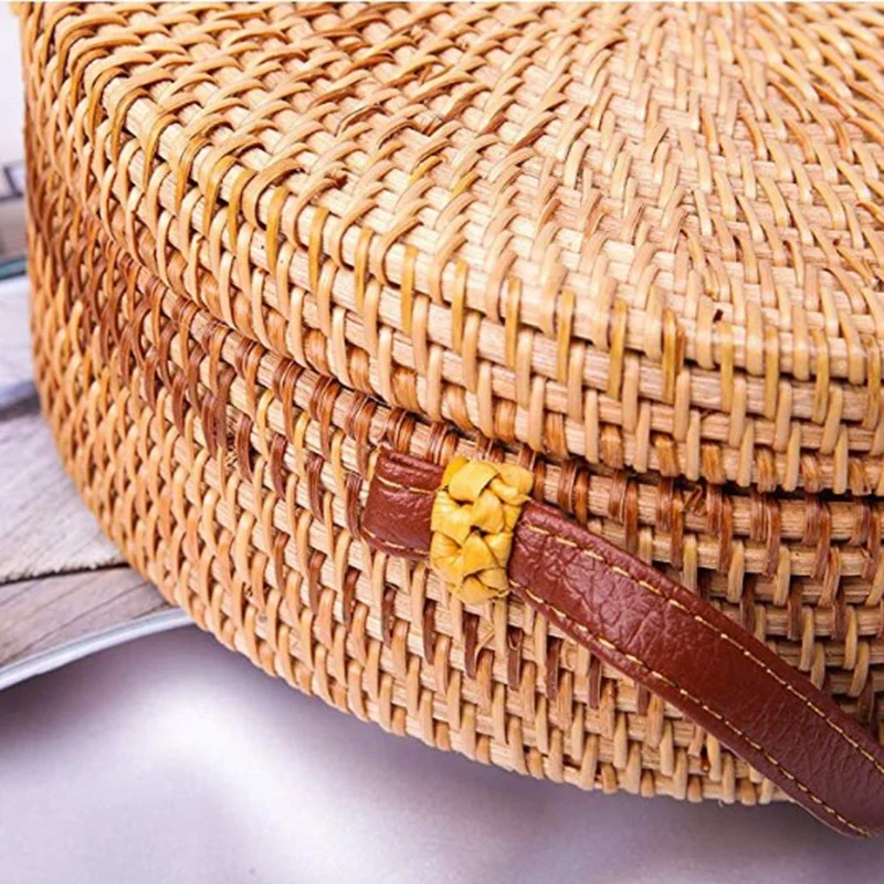 

Women's Round Rattan Bag Beach Messenger Bag Straw Hand Woven Round Shoulder Bag Women Handbag